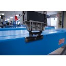 RAV3D2.0WALL.3L
3D-Achsmessgerät AllOnWall
Große zentrale Wandhalterung für Tablet, Messköpfe und Radklammern inklusive:
- hinterleuchtetem Ravaglioli-Logo auf der Oberseite
- Tablet 10, ausgestattet mit Haftmagneten, Gehäuse und Kabel zum schnellen Auf